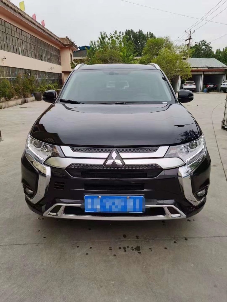 青岛22年三菱欧蓝德1