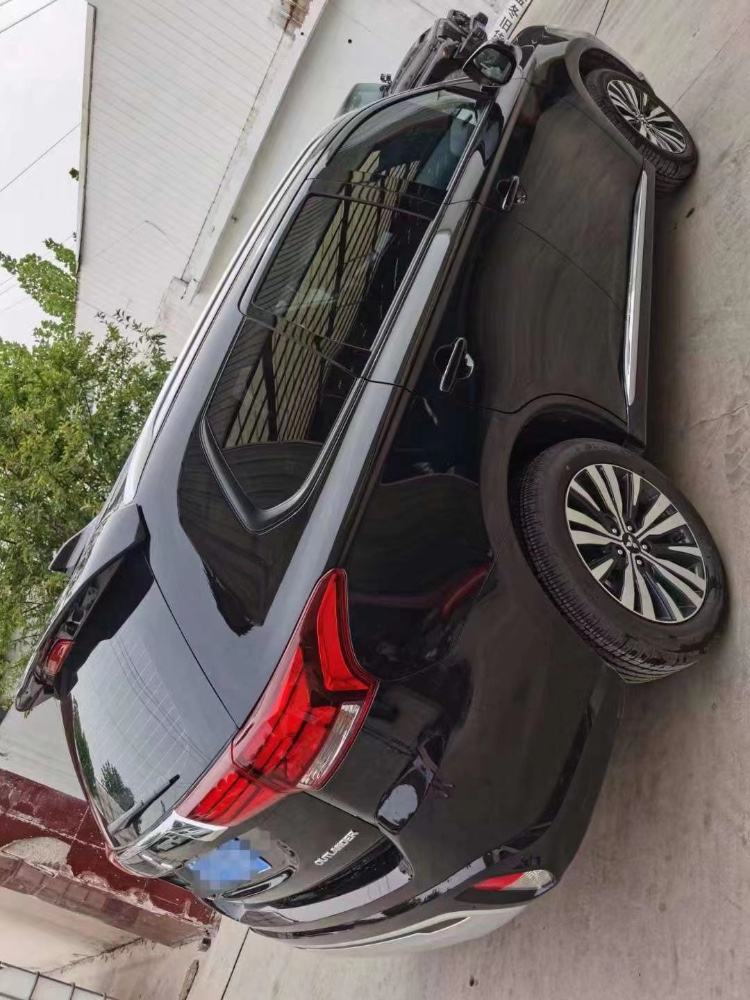 青岛22年三菱欧蓝德3