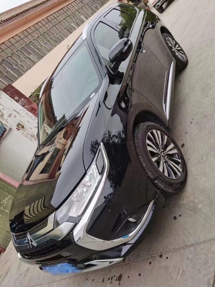 青岛22年三菱欧蓝德6