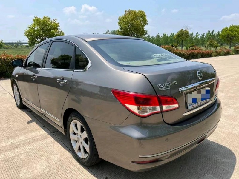 鹽城12年日產軒逸5