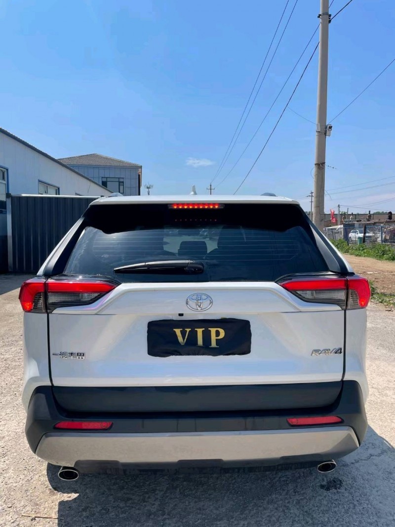 沈陽21年豐田RAV42
