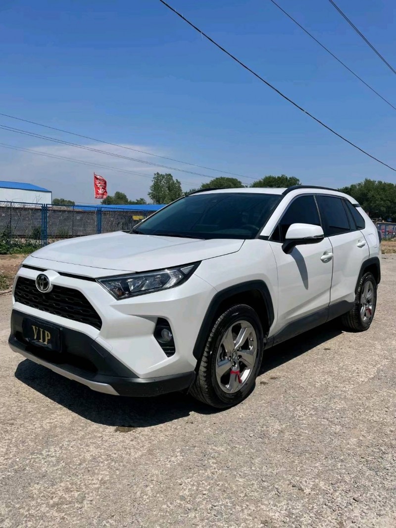 沈陽21年豐田RAV43