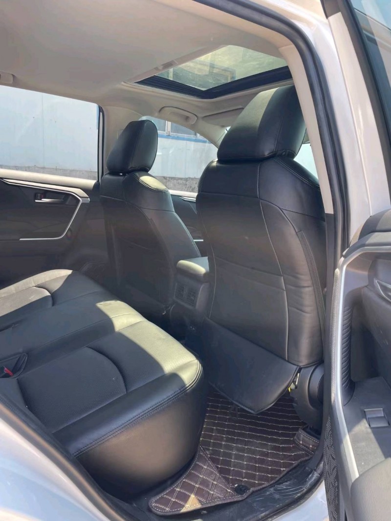 沈陽21年豐田RAV44