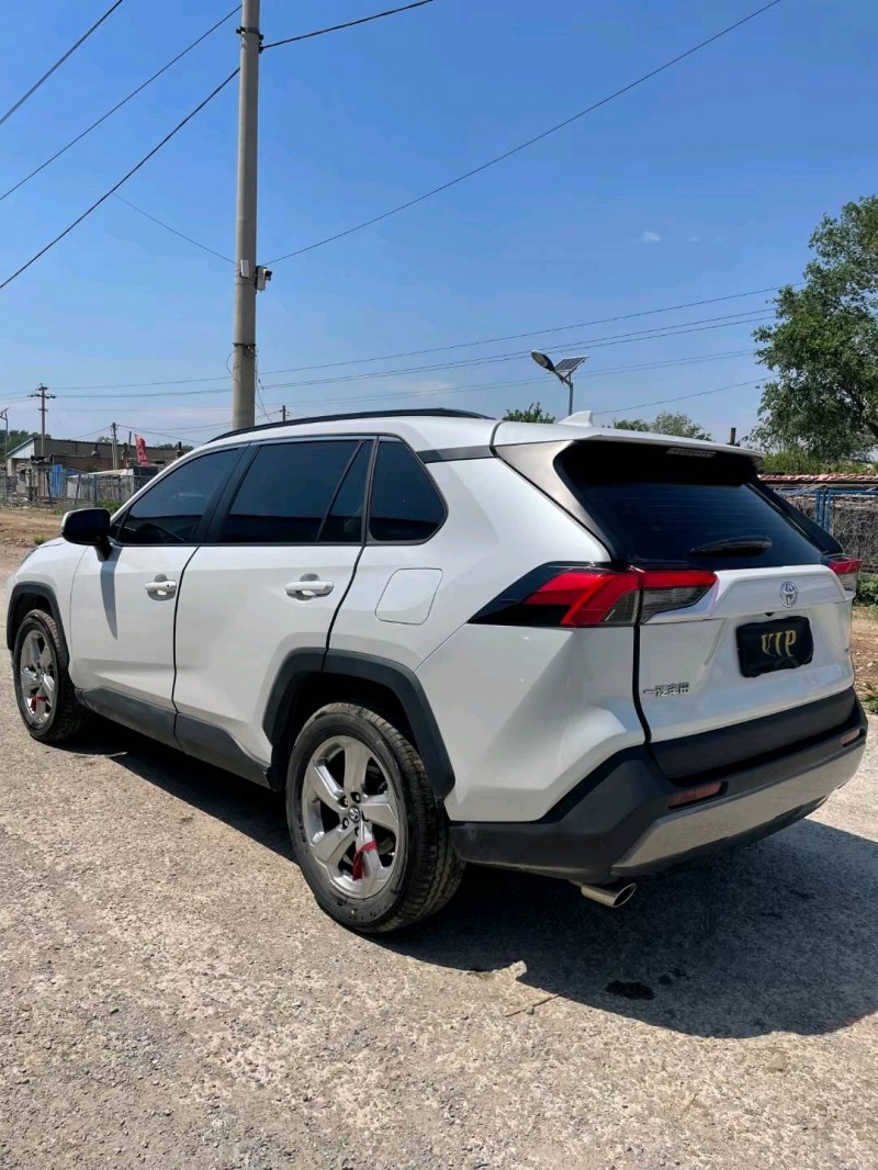 沈陽21年豐田RAV46