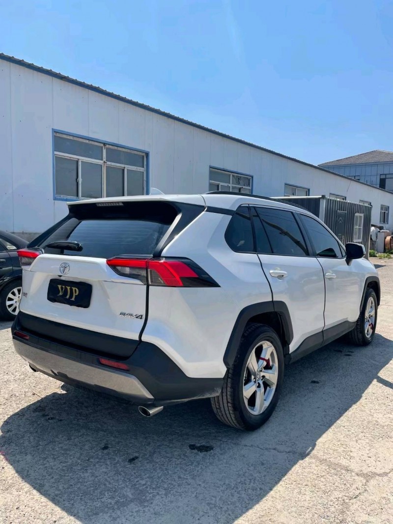 沈陽21年豐田RAV47