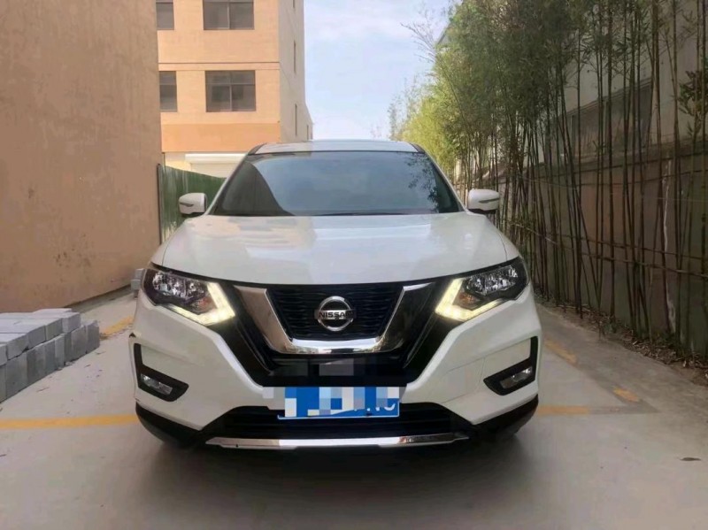 煙臺18年日產奇駿1