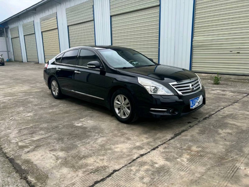 常德11年日產天籟3