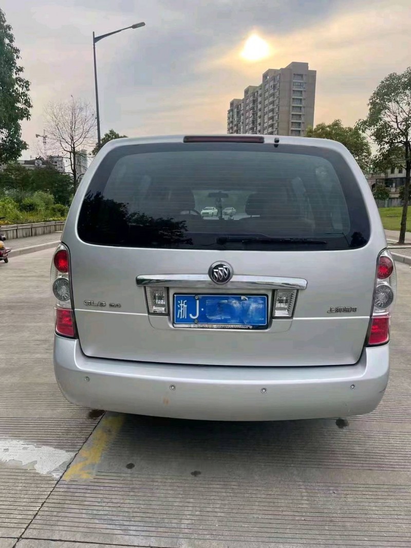 北京14年别克GL83