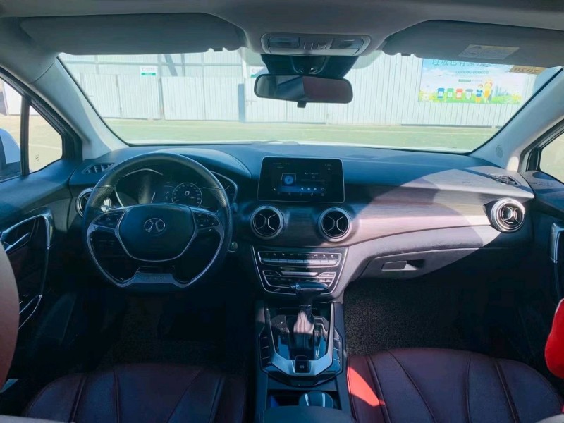 北京18年北汽绅宝D506