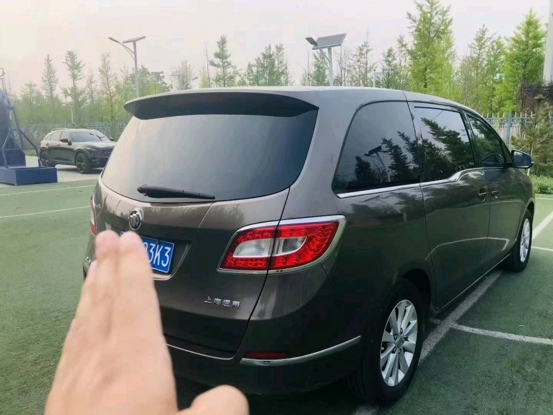 北京12年别克GL81