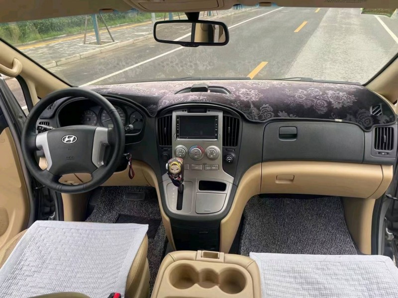 北京11年现代辉翼2