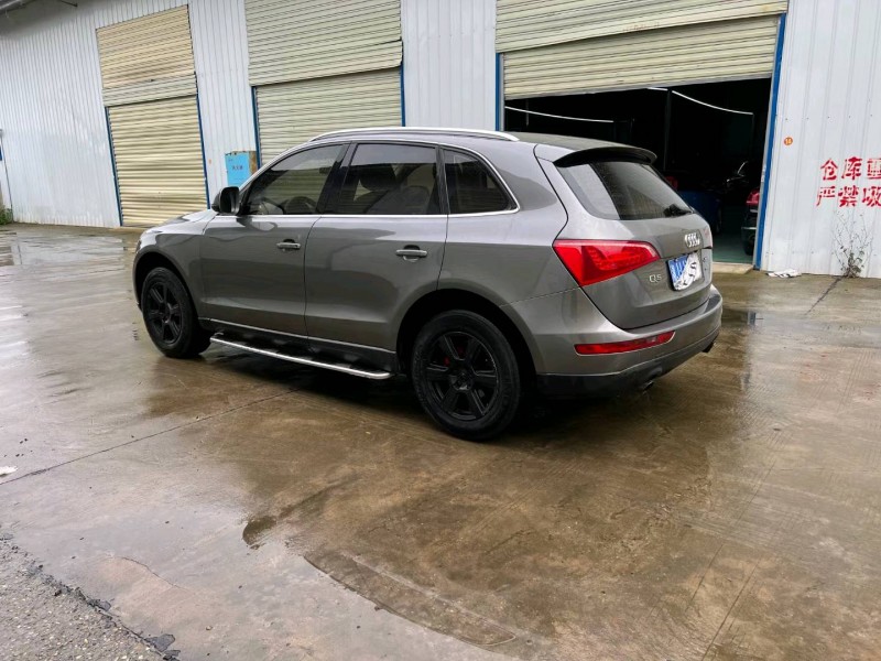 常德13年奧迪Q58
