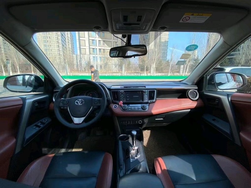 沈陽16年豐田RAV49