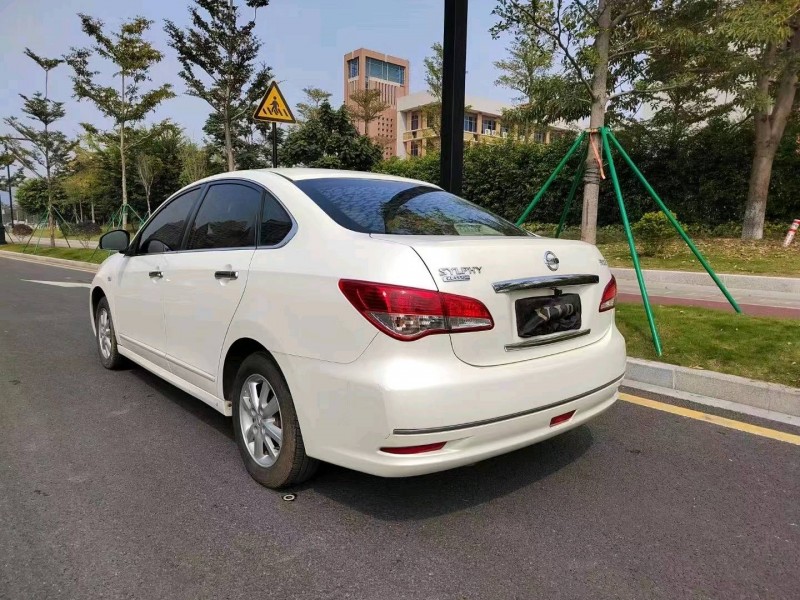 廣州17年日產軒逸8