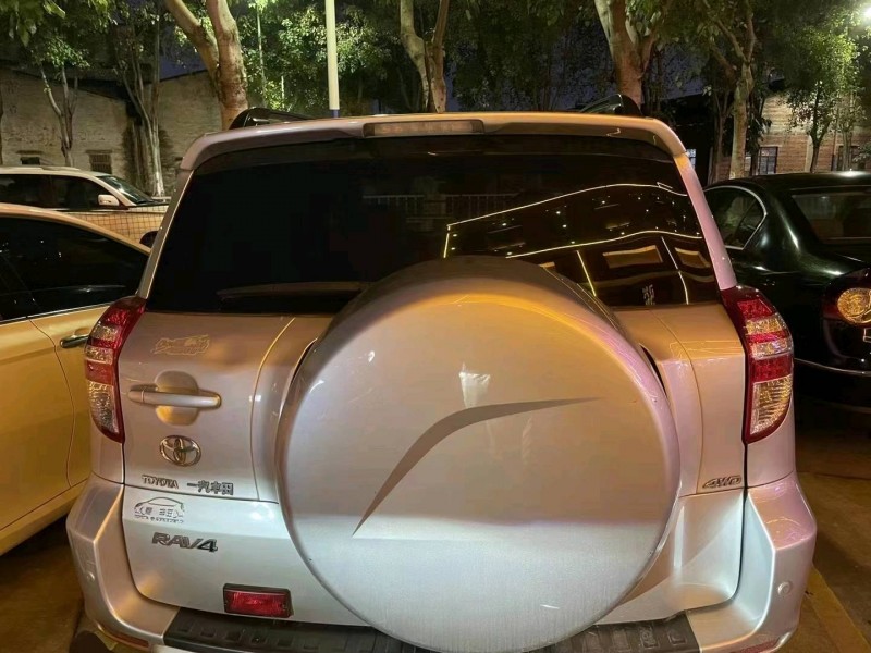 廣州12年豐田RAV42