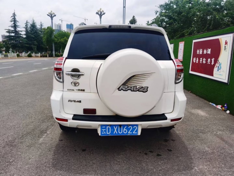 曲靖10年豐田RAV43