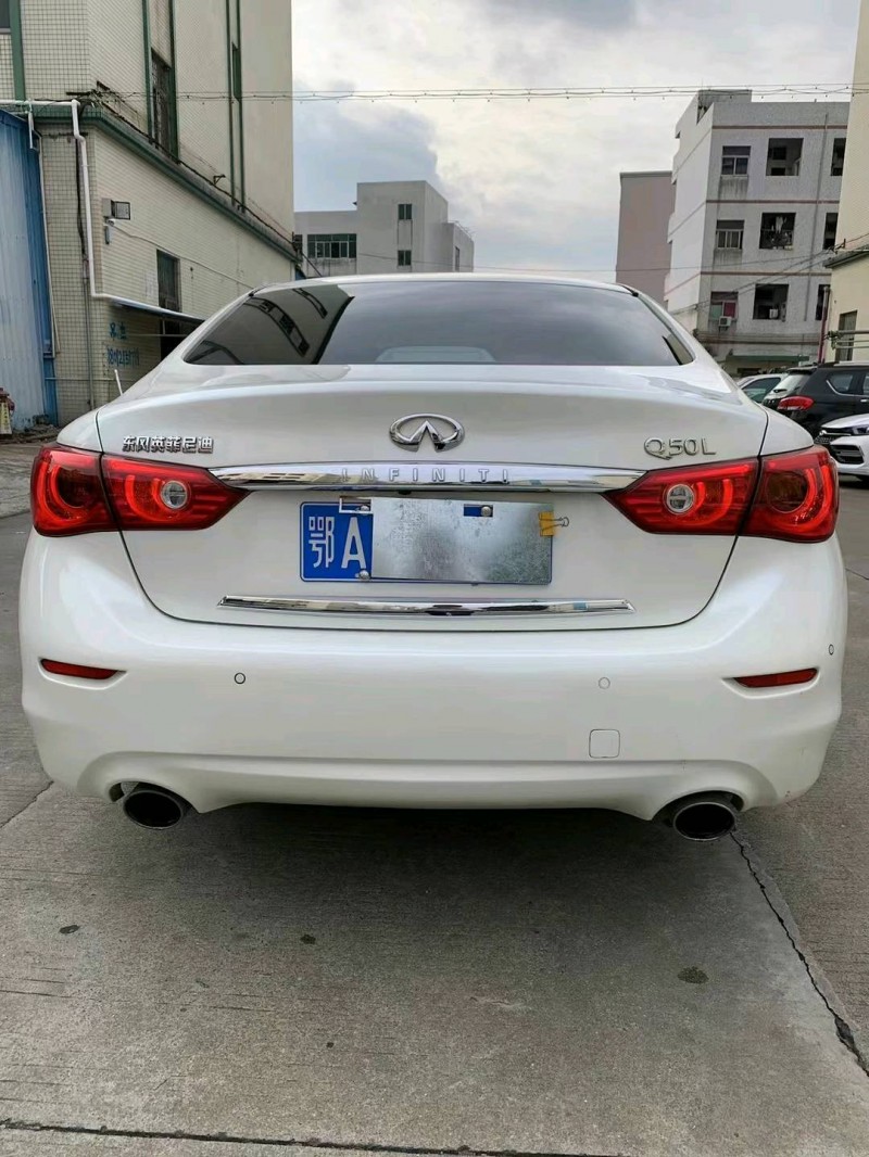 中山18年英菲尼迪Q50L4