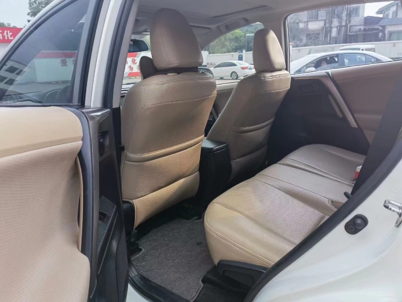 廣州15年豐田RAV48