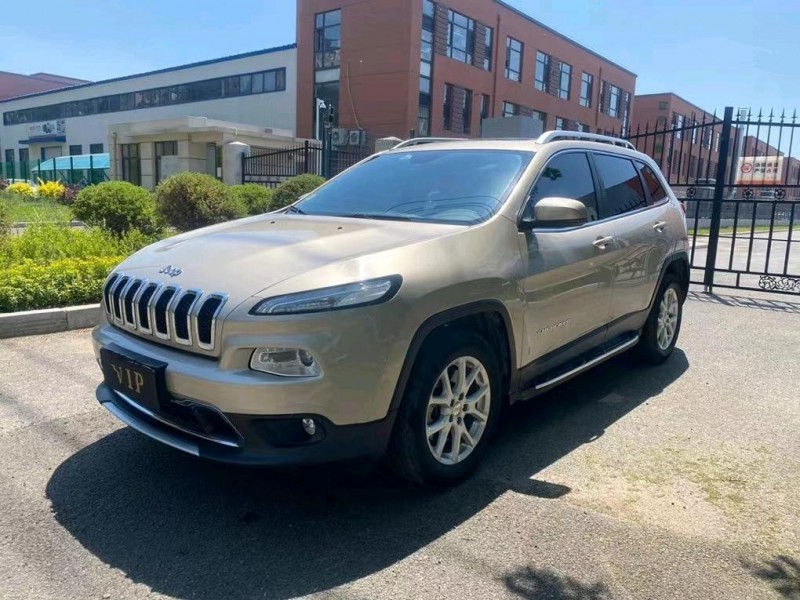 沈陽18年Jeep自由光2
