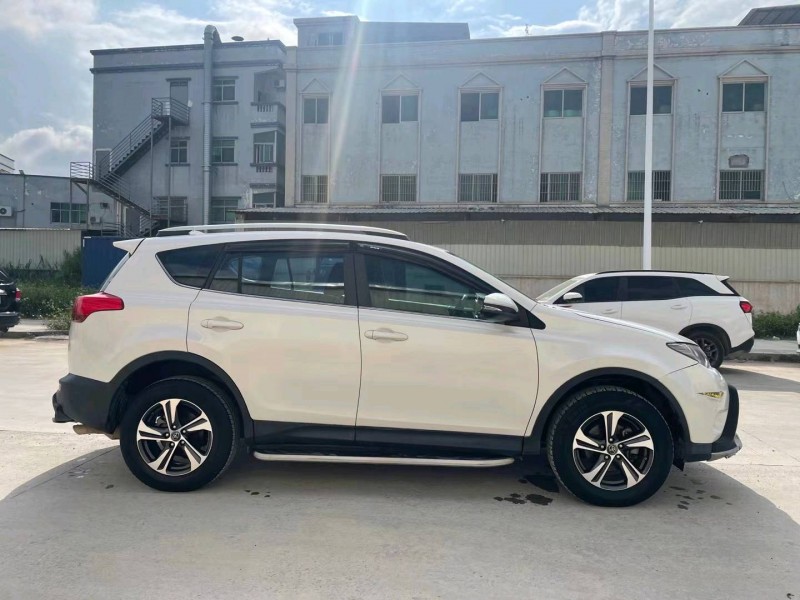 东莞16年丰田RAV4荣放8