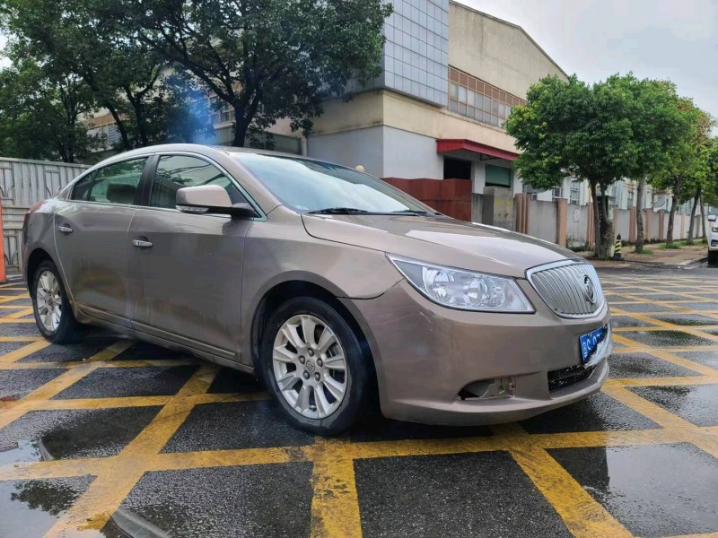 东莞12年别克君越2