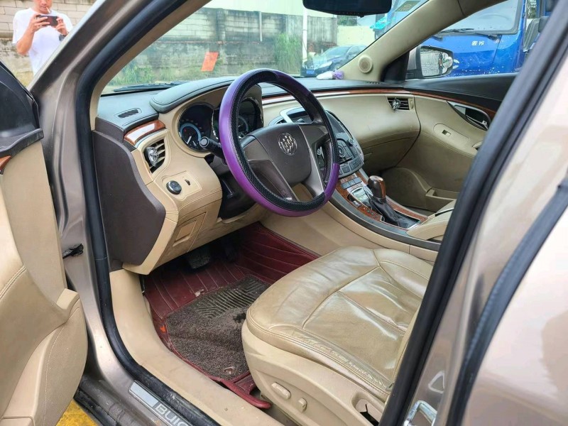 东莞12年别克君越5