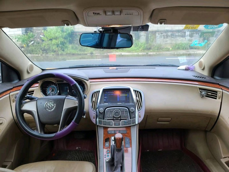 东莞12年别克君越6