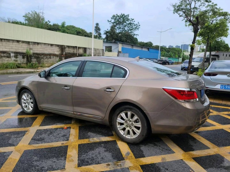 东莞12年别克君越7