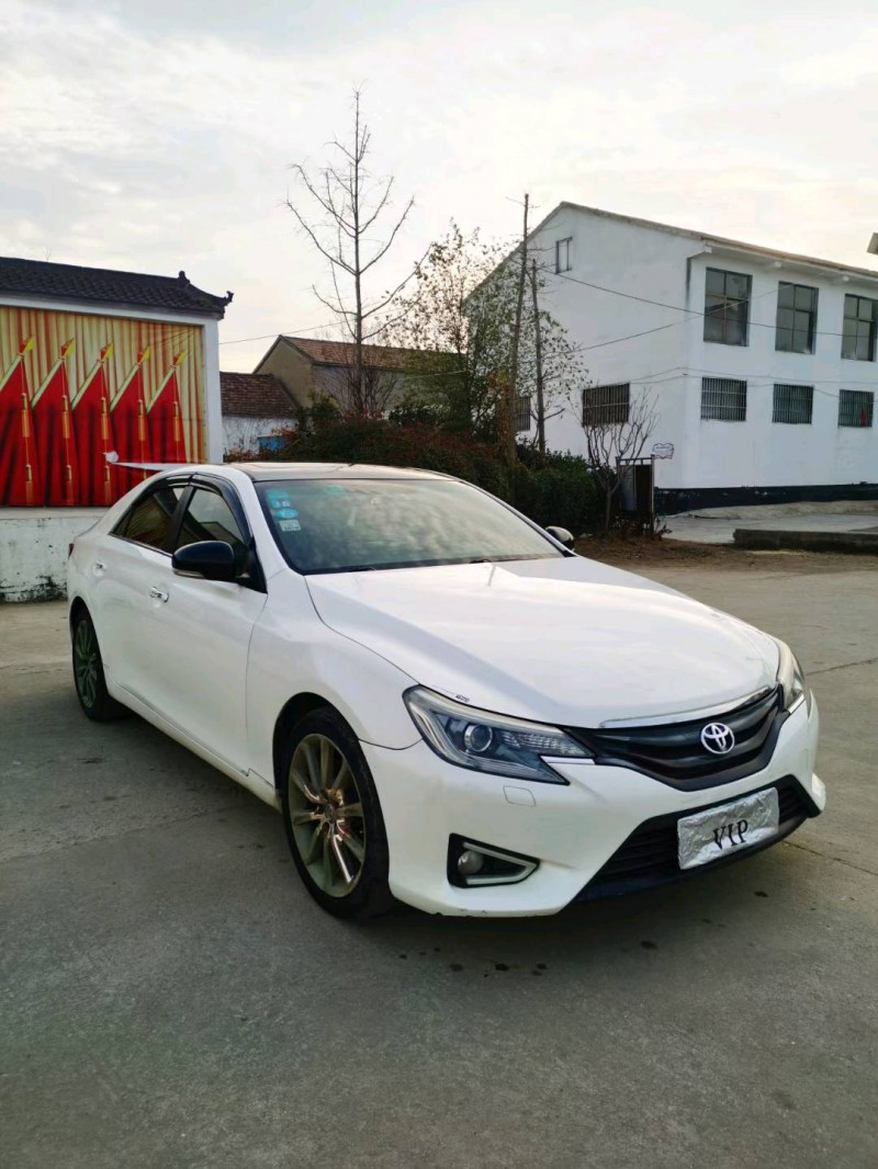 徐州14年丰田锐志2