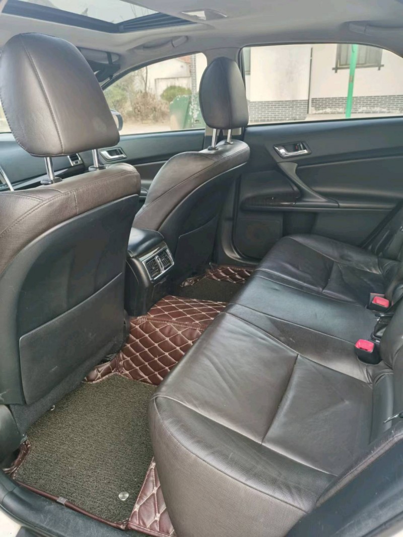 徐州14年丰田锐志3