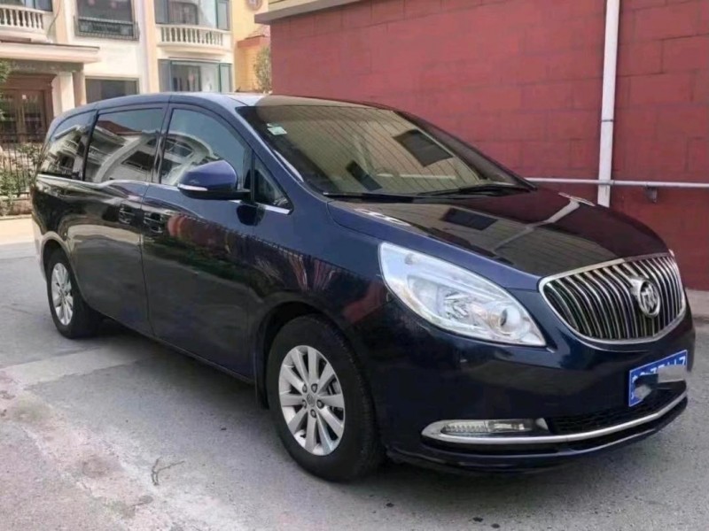 青岛17年别克GL82