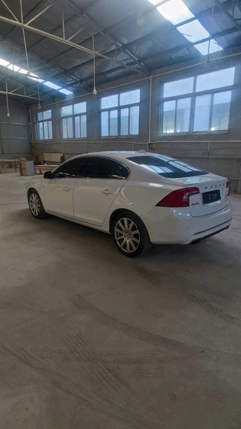 天津19年沃爾沃S60L新能源8
