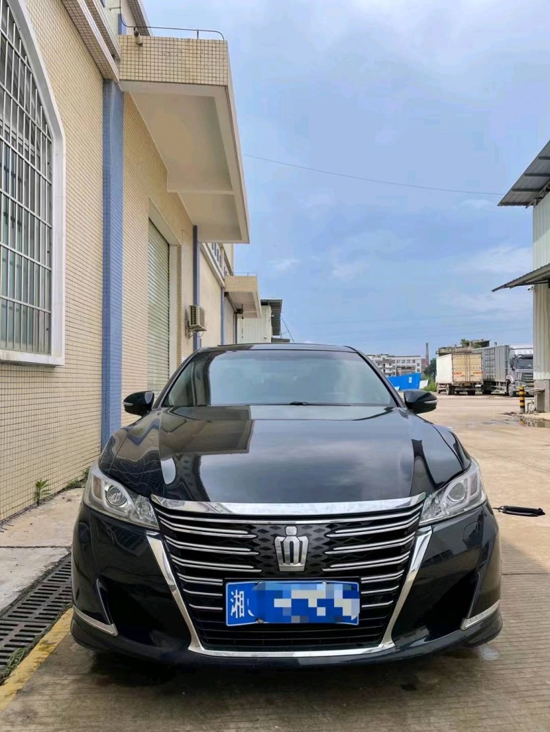 南寧18年豐田皇冠1