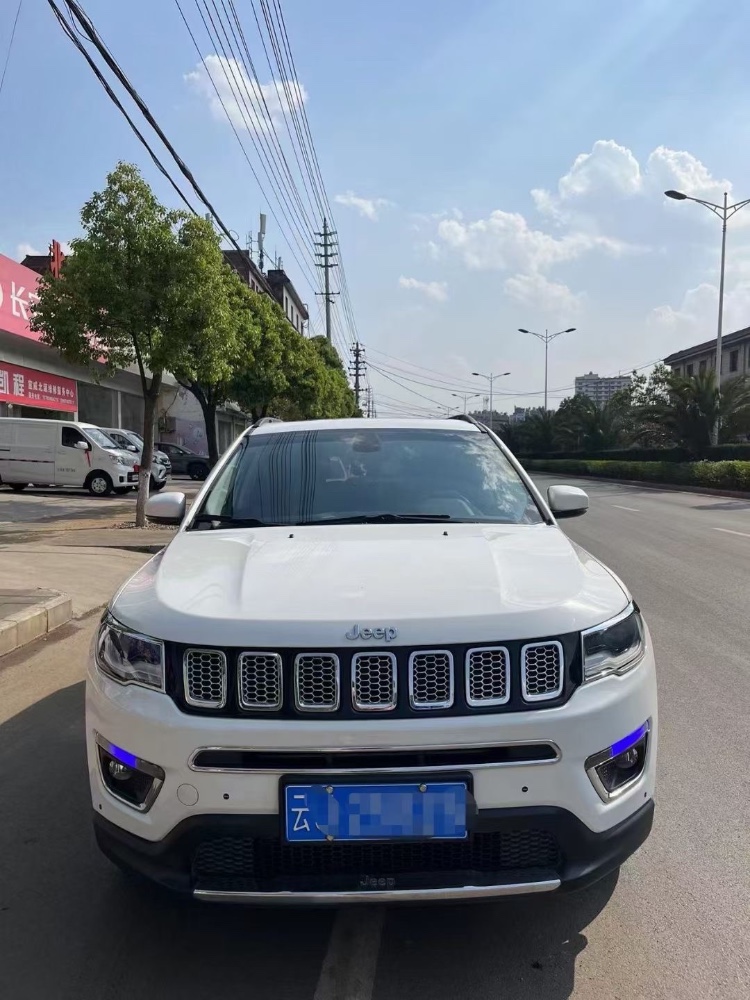 曲靖17年Jeep指南者1