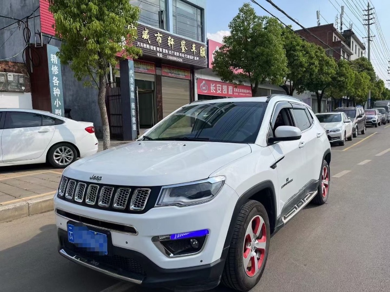 曲靖17年Jeep指南者2