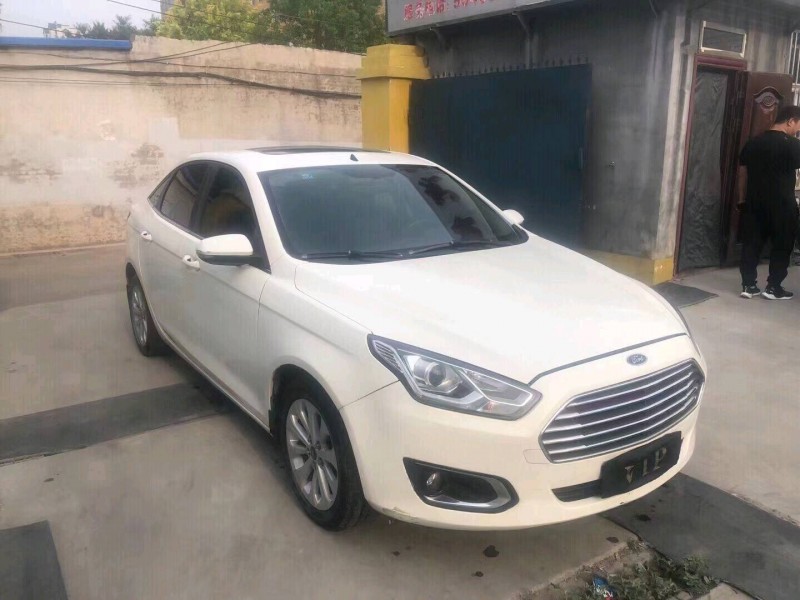 邢台15年福特福睿斯6