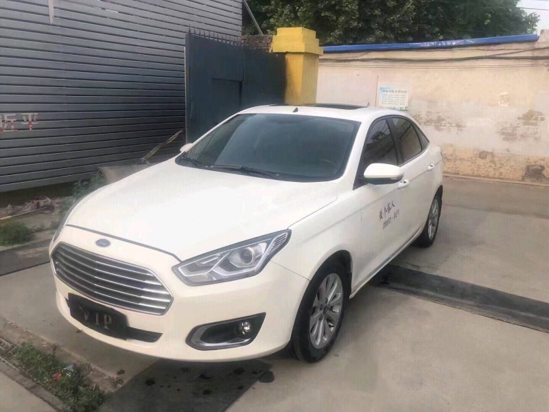 邢台15年福特福睿斯5