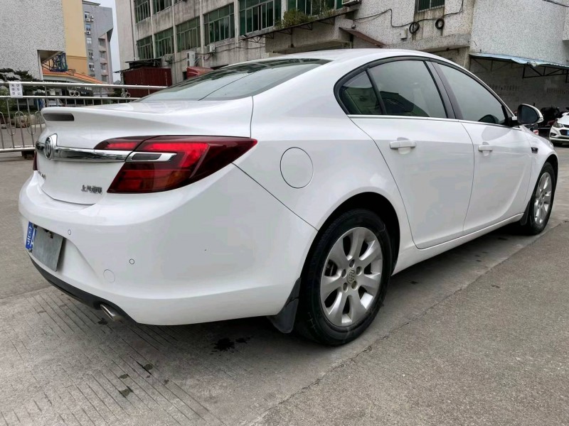 中山17年别克君威5