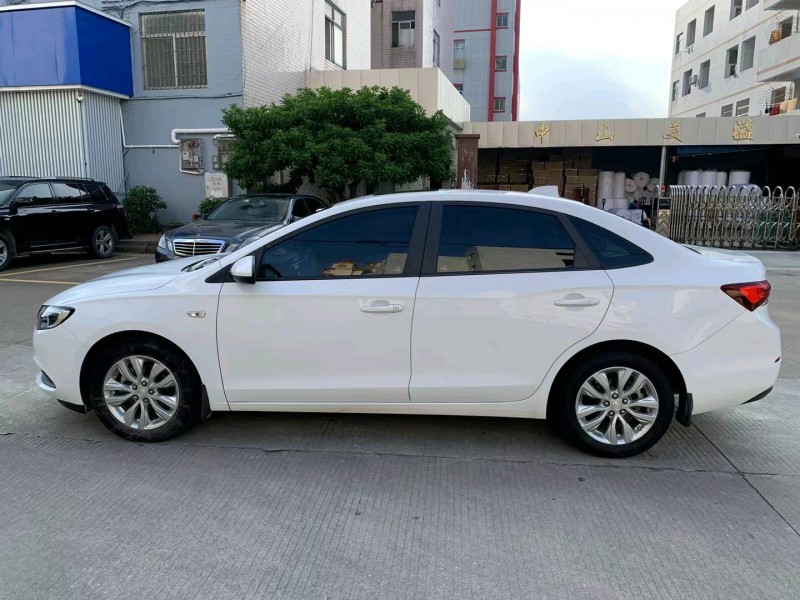 中山19年别克英朗3