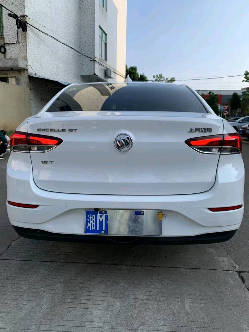 中山19年别克英朗4