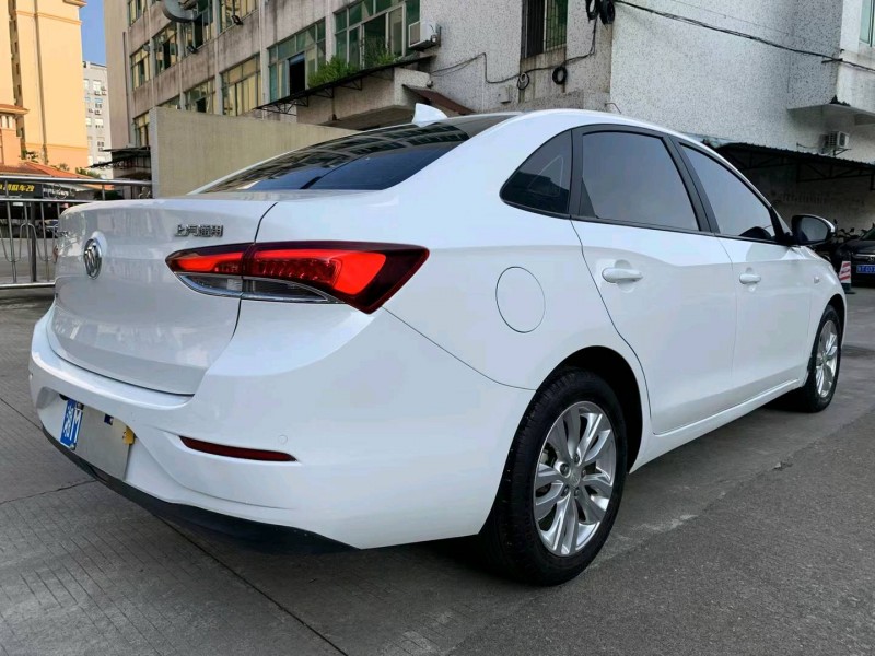 中山19年别克英朗5