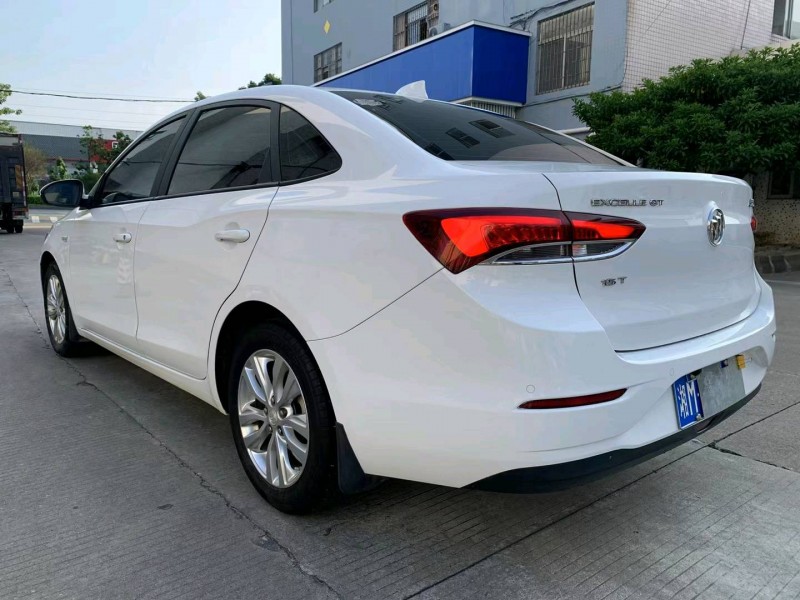 中山19年别克英朗6