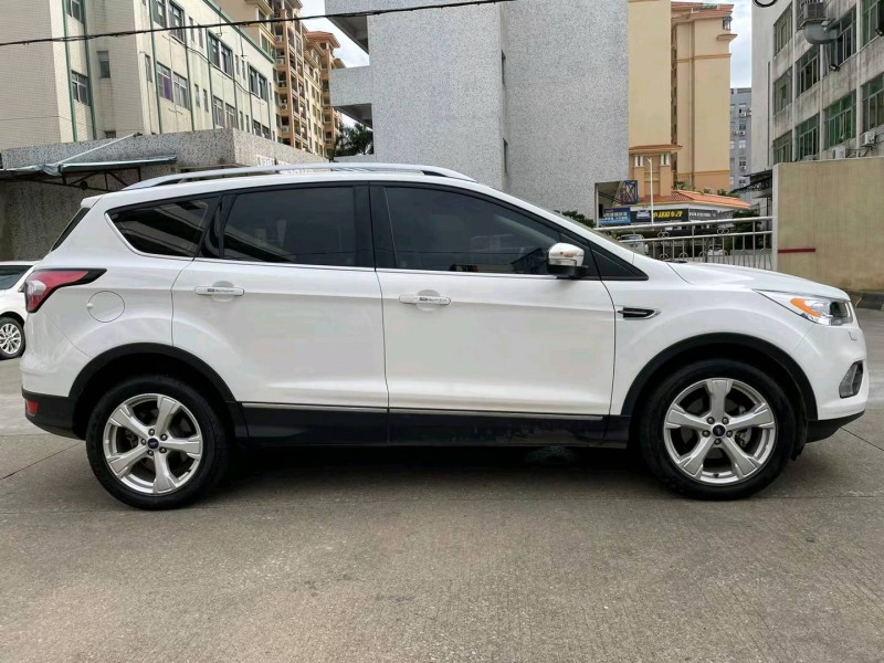 中山19年福特翼虎5