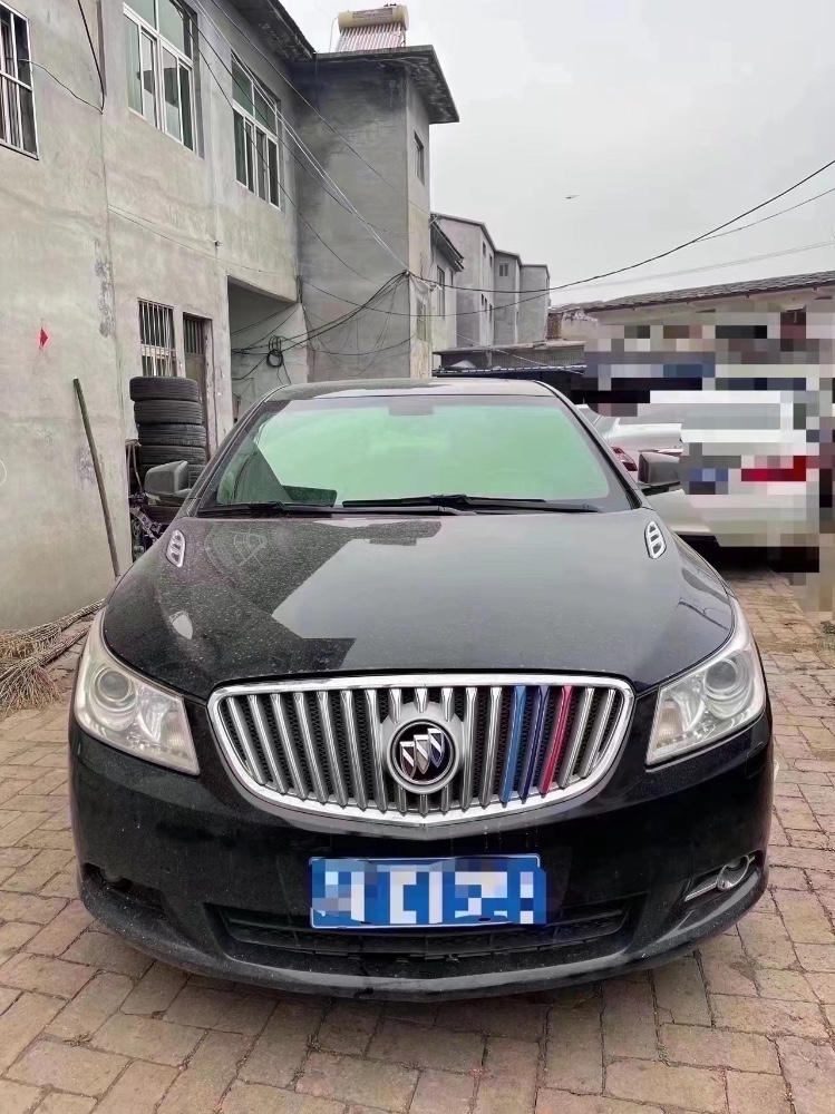 青岛10年别克君越1