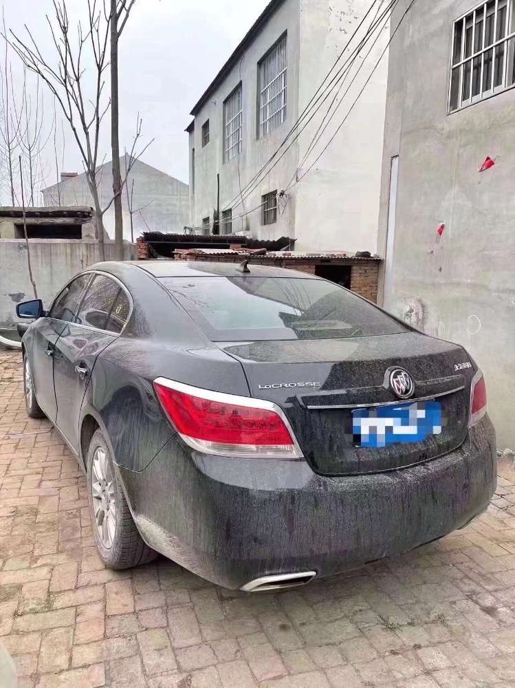 青岛10年别克君越4