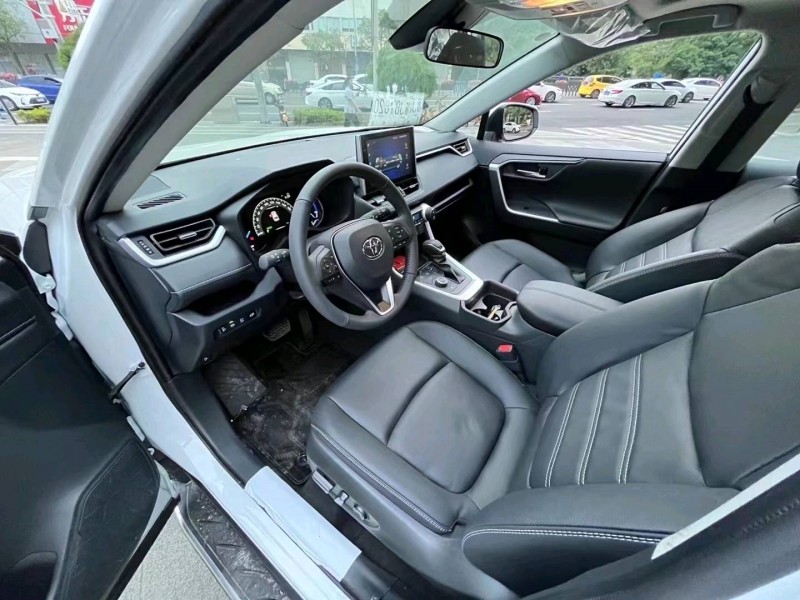 嘉興22年豐田RAV4榮放5