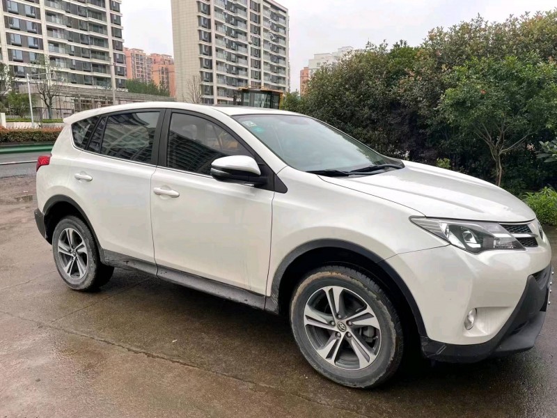 紹興15年豐田RAV4榮放6