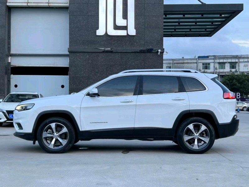 東莞20年Jeep自由光4