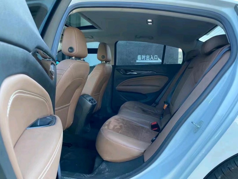 东莞19年别克君威6