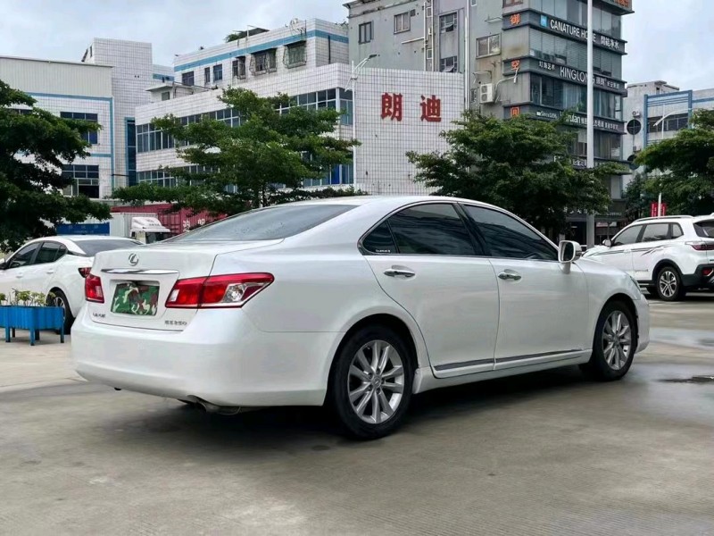 东莞11年雷克萨斯ES8